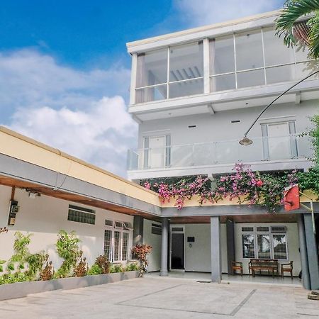 Oyo 803 Toetie Hotel Batu  Εξωτερικό φωτογραφία