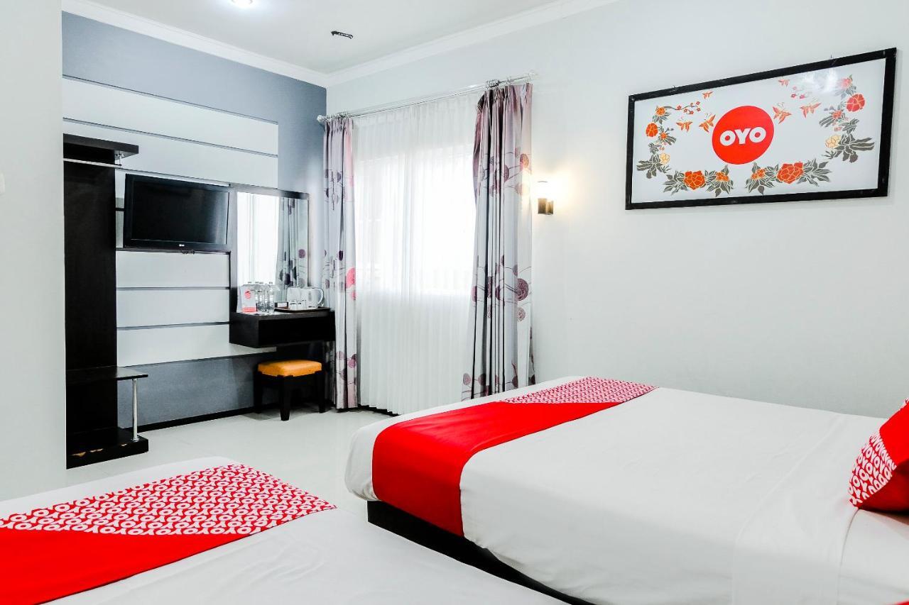 Oyo 803 Toetie Hotel Batu  Εξωτερικό φωτογραφία
