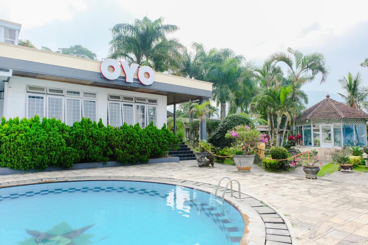 Oyo 803 Toetie Hotel Batu  Εξωτερικό φωτογραφία