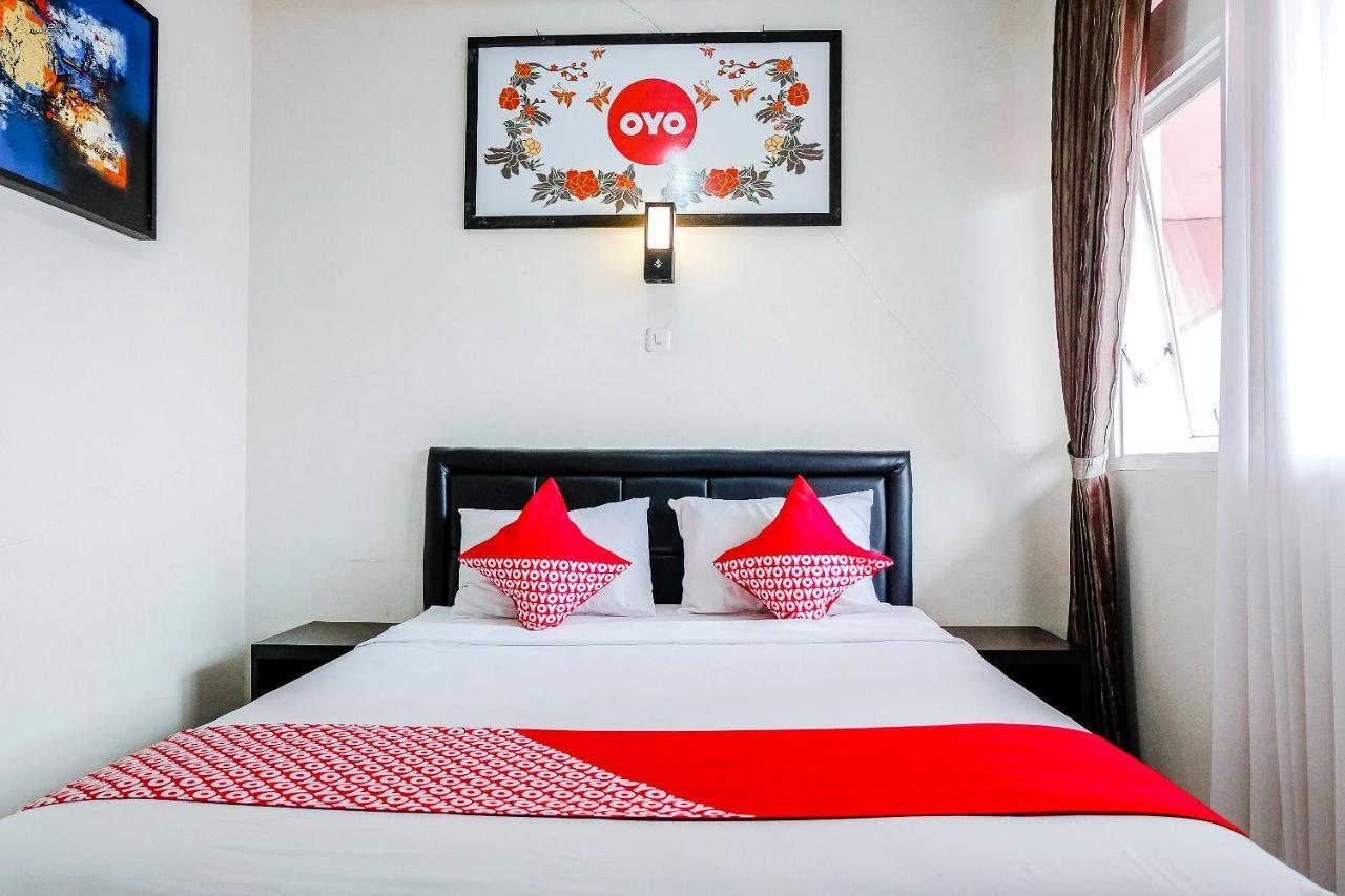 Oyo 803 Toetie Hotel Batu  Εξωτερικό φωτογραφία
