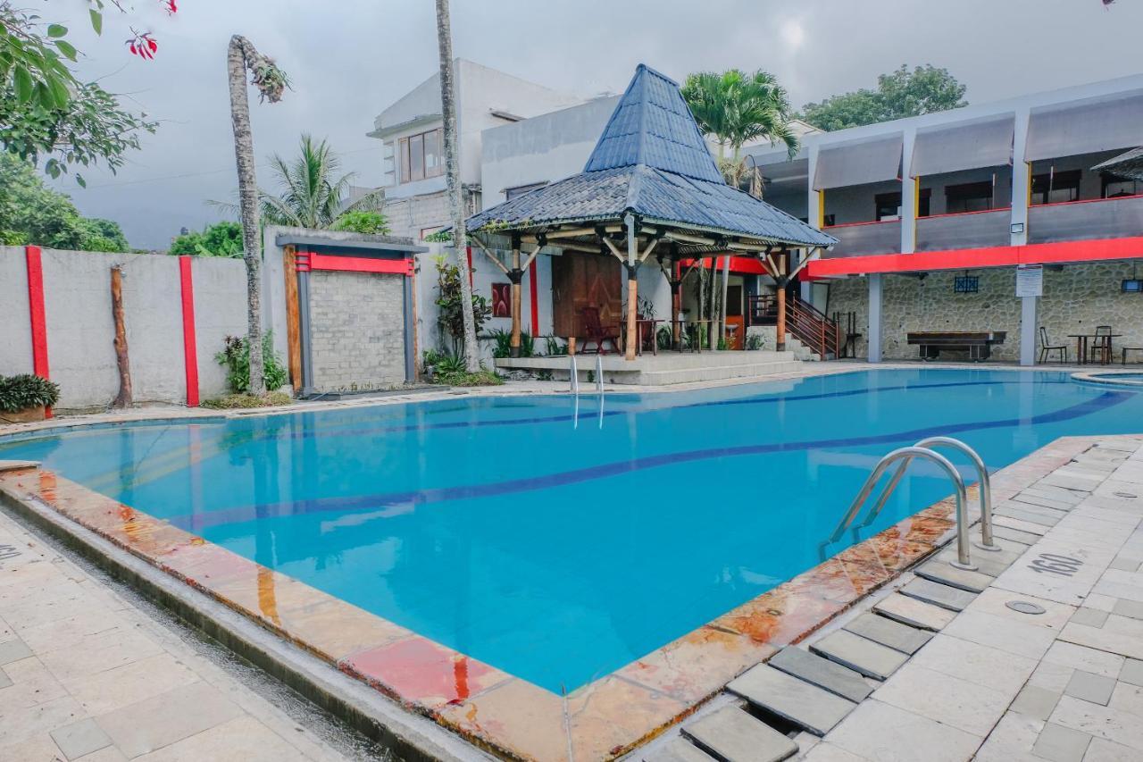 Oyo 803 Toetie Hotel Batu  Εξωτερικό φωτογραφία