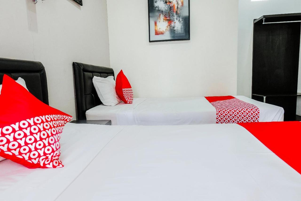 Oyo 803 Toetie Hotel Batu  Εξωτερικό φωτογραφία