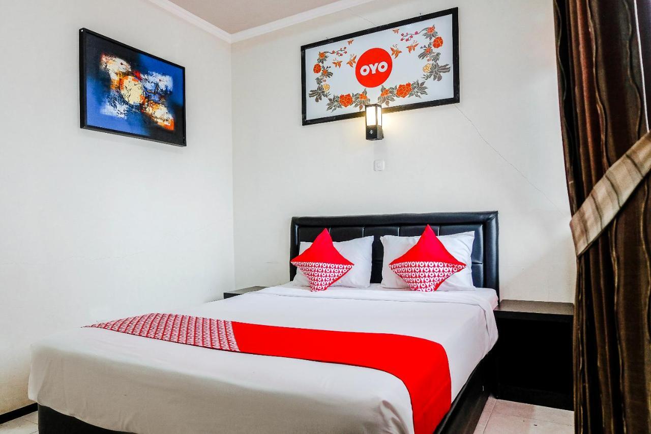 Oyo 803 Toetie Hotel Batu  Εξωτερικό φωτογραφία