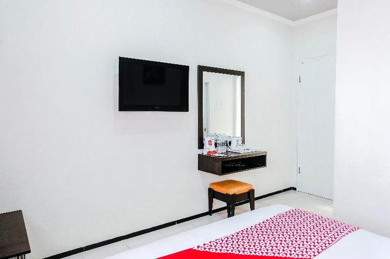 Oyo 803 Toetie Hotel Batu  Εξωτερικό φωτογραφία